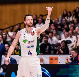 El Unicaja cierra la renovación de Tyler Kalinoski