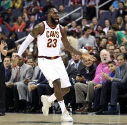Epopeya de LeBron James, triple-doble de Simmons… Boston suma y sigue