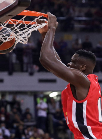Sloukas decanta un cara o cruz del Olympiacos ante el Fenerbahce (67-65)