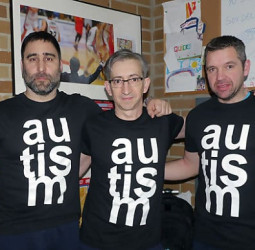 El Monbus Obradoiro se suma a la Campaña #AutismTshirt de Samaria Social