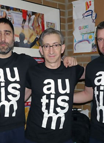 El Monbus Obradoiro se suma a la Campaña #AutismTshirt de Samaria Social