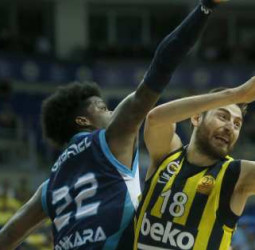 Fenerbahce y Anadolu Efes comienzan sus series de cuartos de la BSL con victoria
