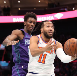 A pesar de las bajas los Hornets dieron guerra a los Knicks, 99-98