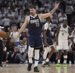 Los Mavericks asaltan Minneapolis para empezar, 105-108 [0-1]