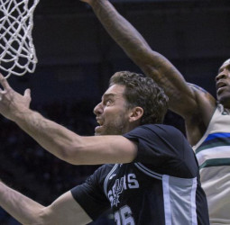 Cavaliers suda para superar a Nets, se corta la racha de Spurs y Pacers gana en el tiempo extra a Heat