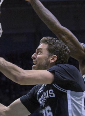Cavaliers suda para superar a Nets, se corta la racha de Spurs y Pacers gana en el tiempo extra a Heat