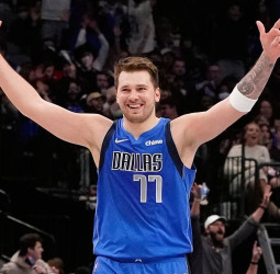 Luka Doncic logra el 40º triple-doble de su carrera