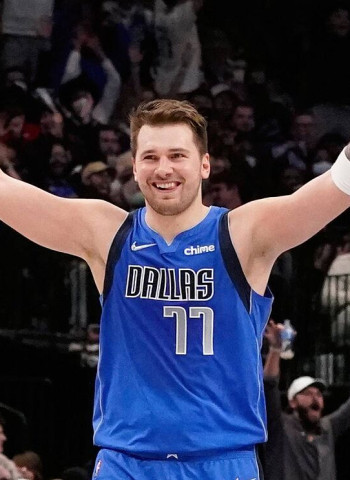 Luka Doncic logra el 40º triple-doble de su carrera
