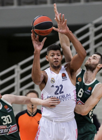 El Real Madrid gana en la cancha del Panathinaikos tras dos prórrogas (93-97)