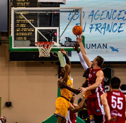 El Baxi Manresa gana en Limoges (73-76)