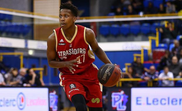 Los Mavericks se reúnen con el base galo Frank Ntilikina