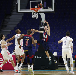 TD Systems Baskonia cae ante un Real Madrid  invicto en la acb (92-83)