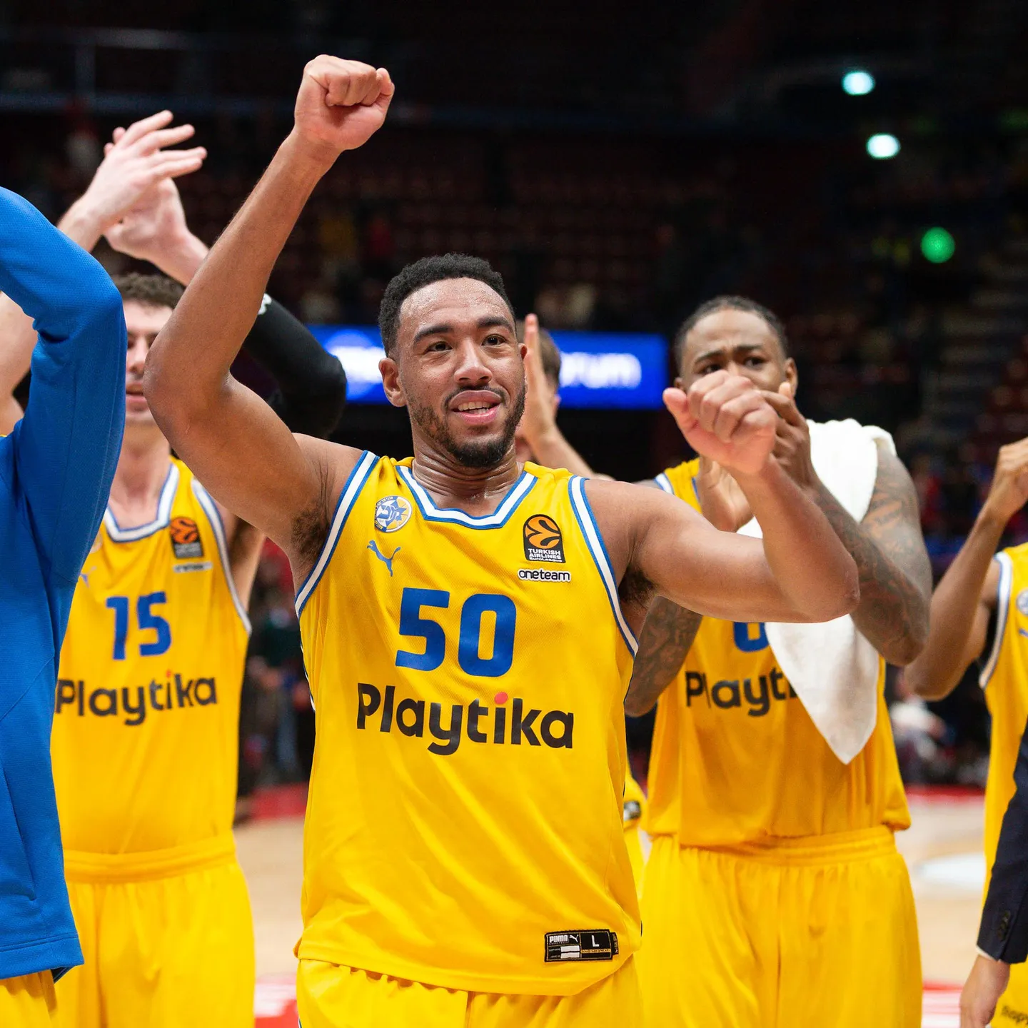 El Maccabi remonta ante el Milan (71-77) y logra su primera victoria a domicilio