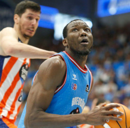 El Río Breogán gana el derbi gallego, 83-80
