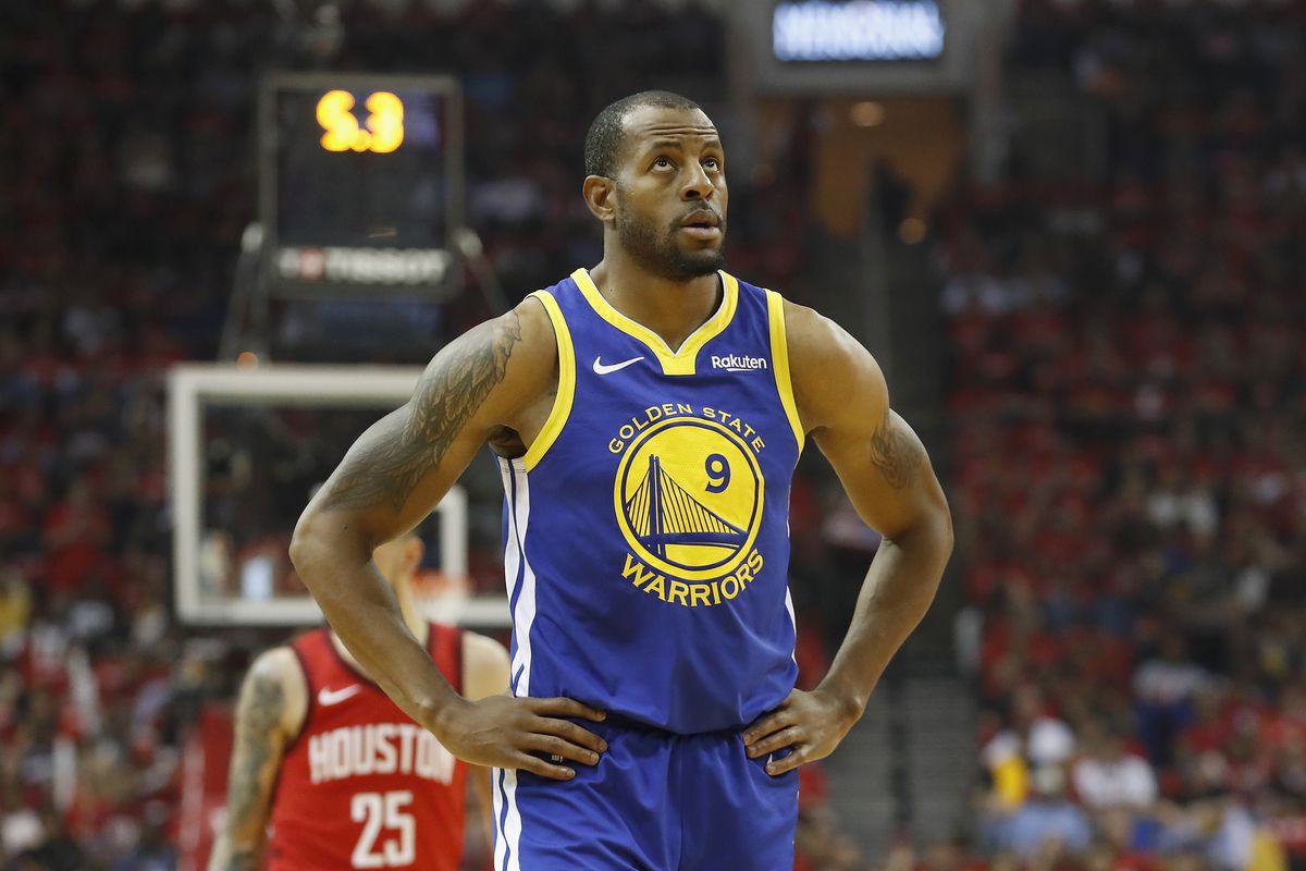 Vuelve Andre Iguodala a su nivel de playoffs