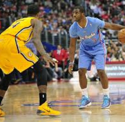 Paul George y Chris Paul, nombrados jugadores del mes de abril en la NBA