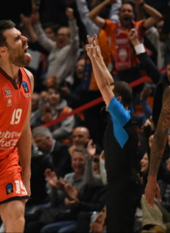 La #CalderaTaronja da el 1-0 en semifinales (83-68)