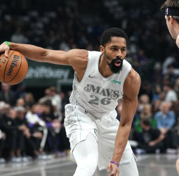 Los Mavericks ponen fin a su racha de derrotas a costa de los Lakers,