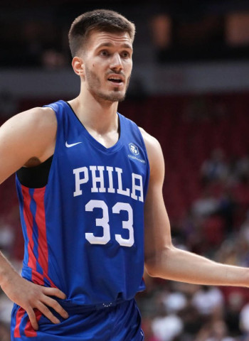 Los Sacramento Kings envían a Filip Petrusev a la G-League