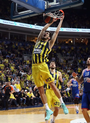 El Fenerbahce le pasa por encima al Anadolu Efes (84-66)