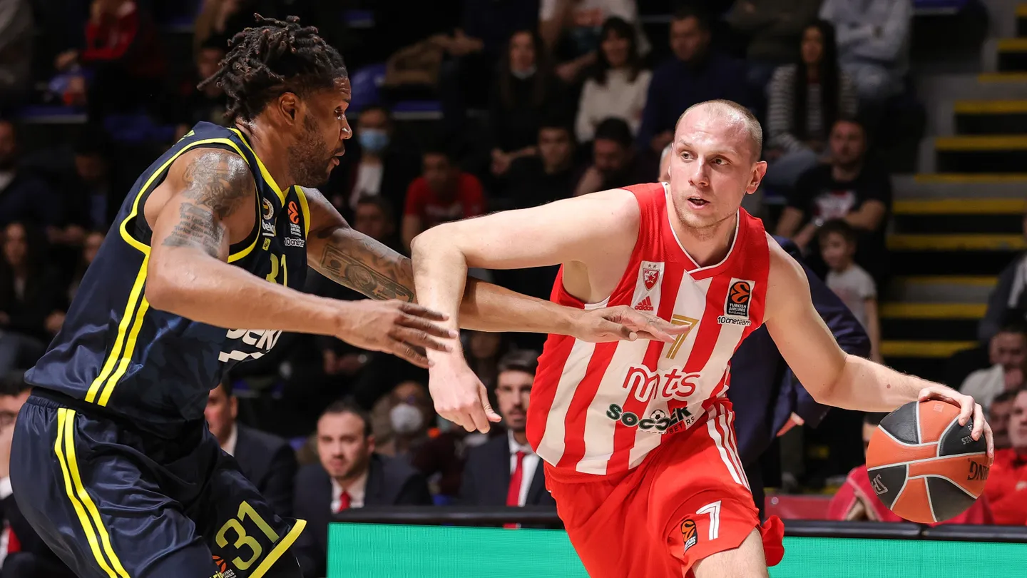 El Estrella Roja supera al Fenerbahce en un thriller (74-69)
