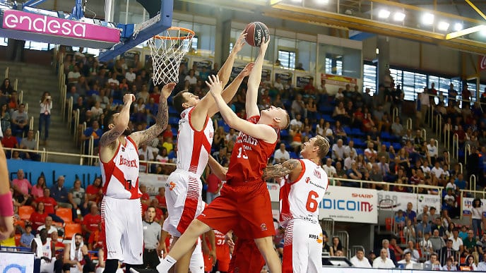 Montakit Fuenlabrada sigue invicto a costa del Baskonia (80-75)