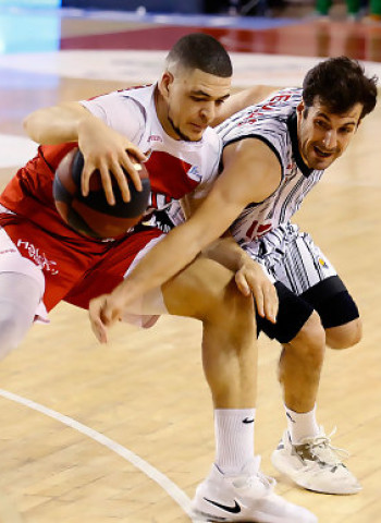 El Manresa llega a la última jornada con opciones a 'playoff' (86-77)