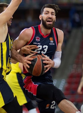 Shengelia apela a su contrato ante las preguntas sobre su continuidad en el Baskonia