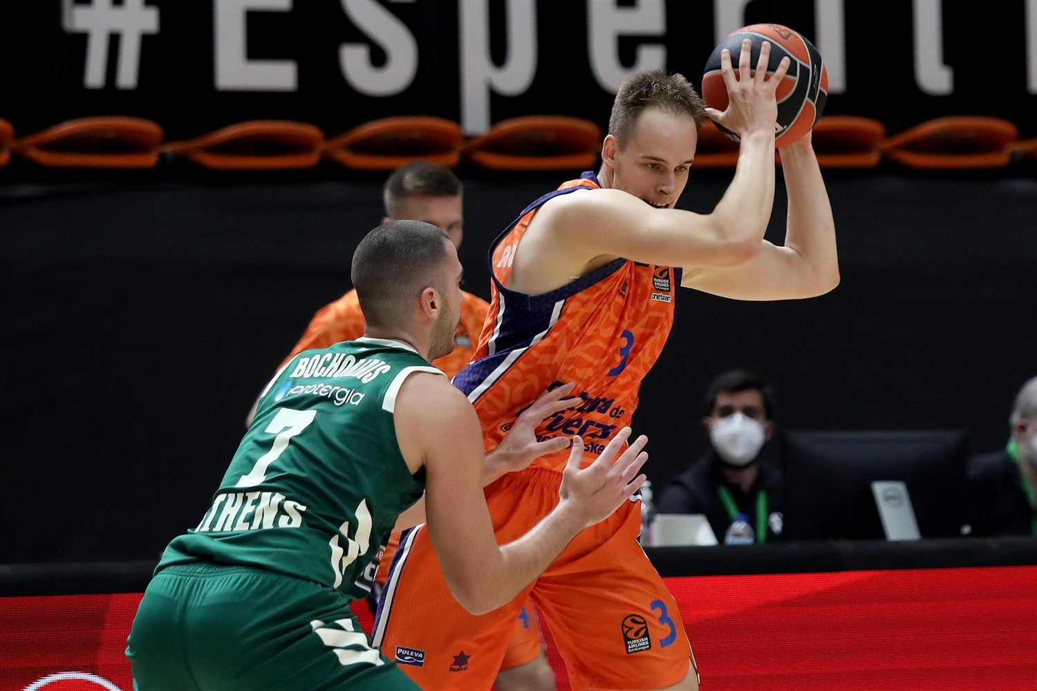 El ataque del Valencia Basket supera al Panathinaikos (95-83)