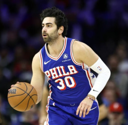 El Anadolu Efes va con todo por Furkan Korkmaz