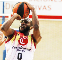 Casademont Zaragoza abre la pretemporada con triunfo ante Delteco GBC (77-57)
