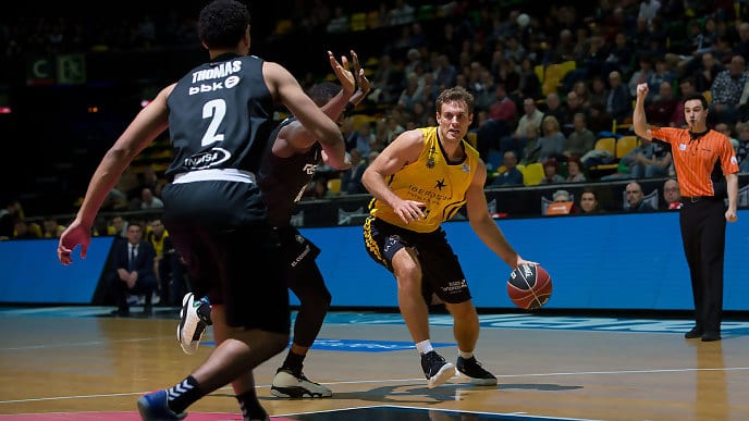 Iberostar Tenerife complica la vida al RETAbet Bilbao (67-74)