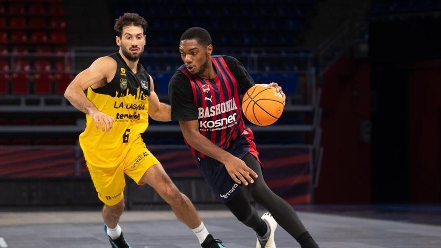 Olympiacos acelera por Trent Forrest para reforzar su dirección de juego