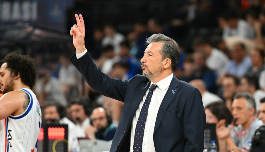 Luca Banchi toma fuerza como principal opción para dirigir al Baskonia
