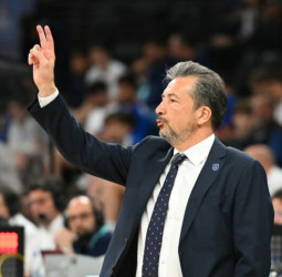Luca Banchi toma fuerza como principal opción para dirigir al Baskonia