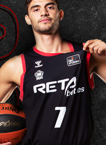 Acuerdo de renovación entre RETAbet Bilbao Basket y Tomeu Rigo
