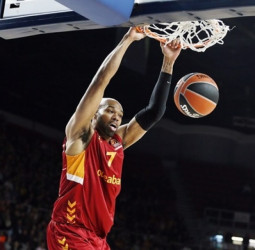 El Galatasaray hace oficial el fichaje de Alex Tyus por el Real Madrid