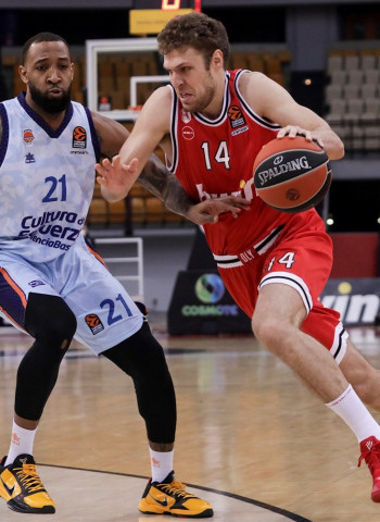 Valencia Basket rompe su maldición ganando en la pista de Olympiacos (85-96)