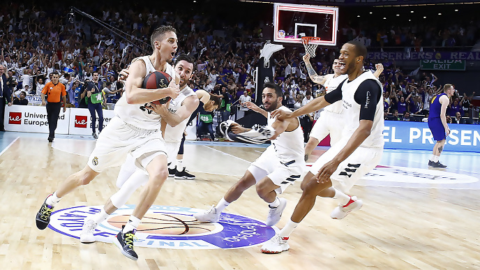 Increíble remontada y a una victoria del título de Liga para el Real Madrid (81-80)