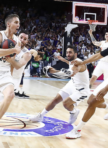 Increíble remontada y a una victoria del título de Liga para el Real Madrid (81-80)