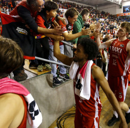 Paso de gigante manresano en su triunfo más vital (92-78)