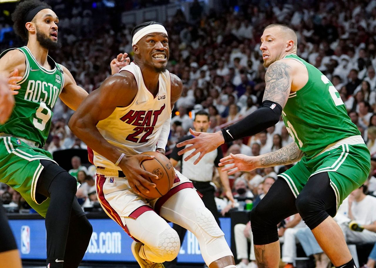[1-0] Miami Heat golpea primero (107-118)
