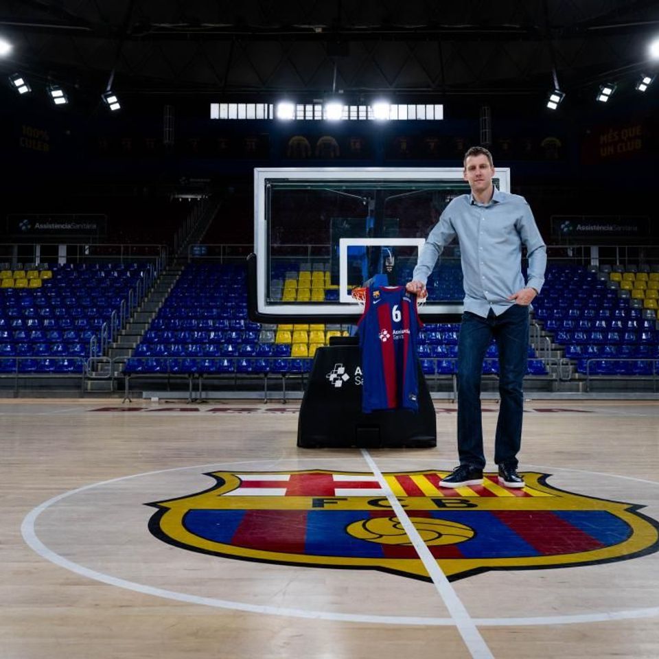 Ampliación del contrato de Jan Vesely hasta el 2026