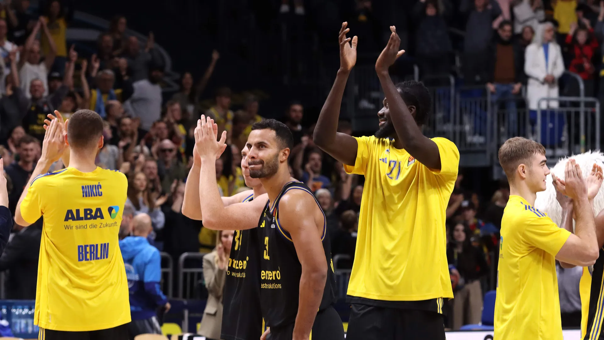 El ALBA rompe su mala racha con una gran remontada, 64-62