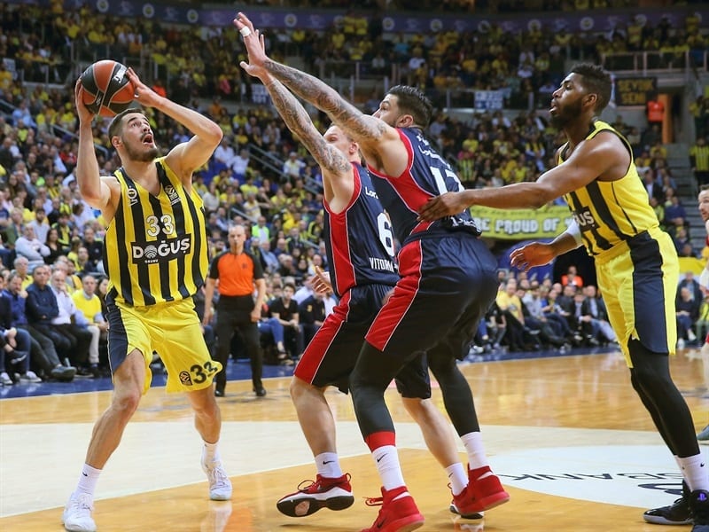 Esfuerzo titánico del Baskonia sin recompensa (95-89)
