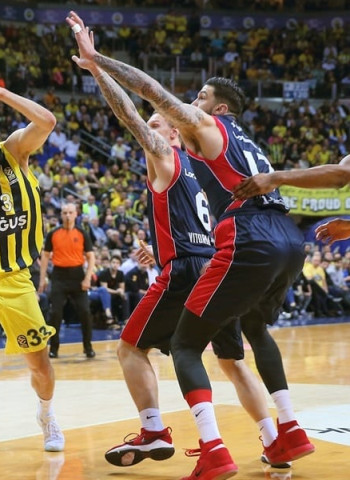 Esfuerzo titánico del Baskonia sin recompensa (95-89)