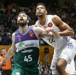 Unicaja supera con claridad al Madrid y será finalista de Copa (82-93)