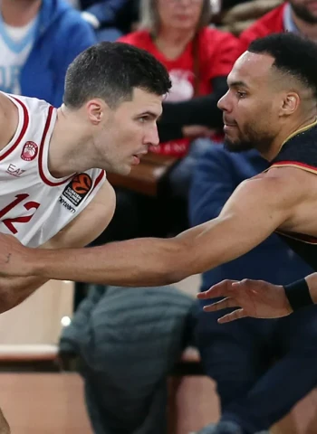 El Mónaco logra su récord de puntos de la temporada para vencer al Milán, 101-88