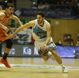 Pepe Pozas iguala el récord de asistencias del Monbus Obradoiro