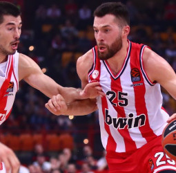 El Real Madrid negocia con Olympiacos por Alec Peters